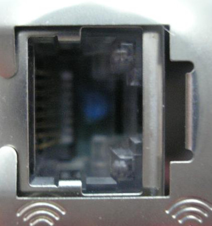 Ženski LAN konektor (RJ45)